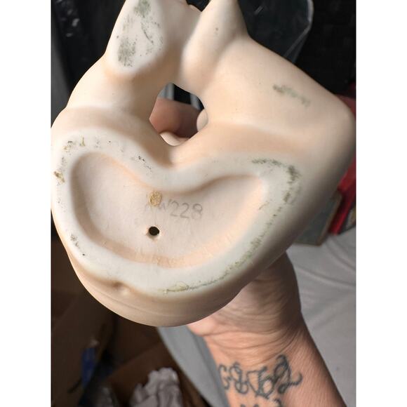 Vintage Kewpie Doll Sucking Thumb, Lefton Bisque Figurine - Picture 7 of 7